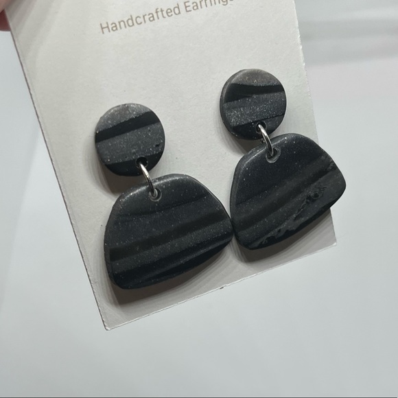 Handcrafted NWT Clay Earrings - Picture 5 of 9